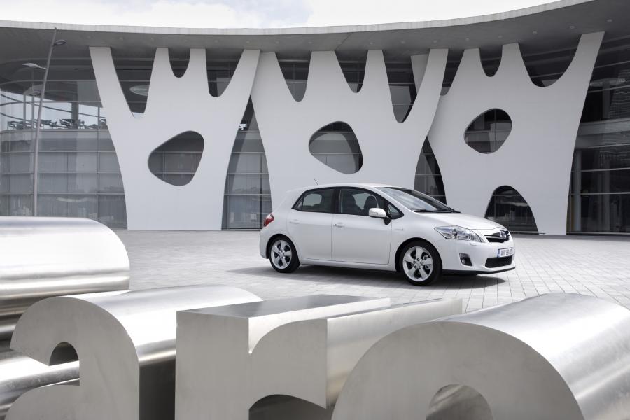  Toyota Auris HSD 2010 года  (фото 57 из 111)